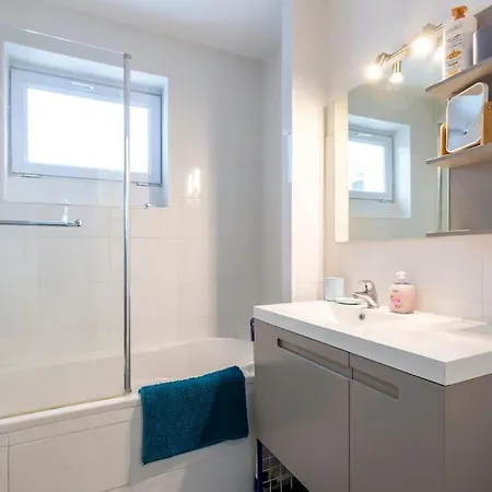 Chez Laurence - Elegant Climatise Avec Wifi Et Parking Ла-Гранд-Мот